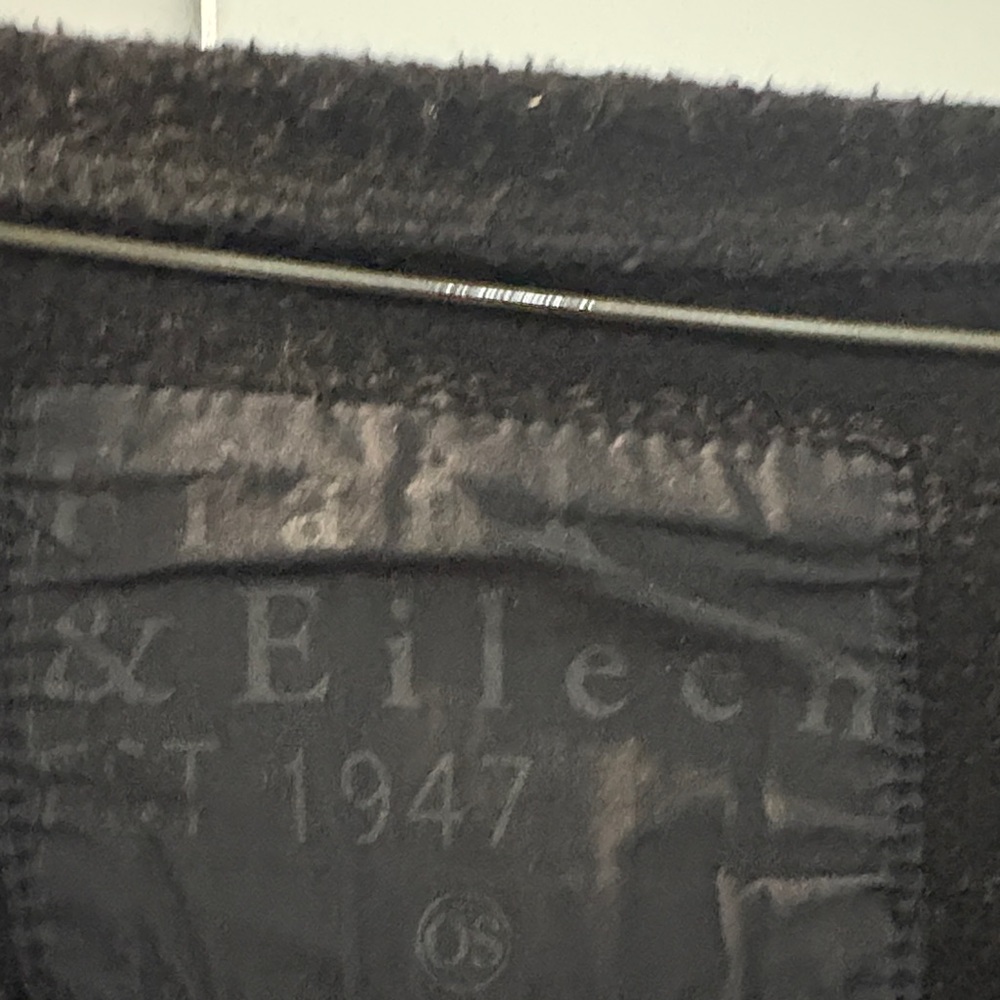 Frank & Eileen caplet Black Boxy Crewneck Short-Sleeve Sweatshirt - Picture 2 of 8